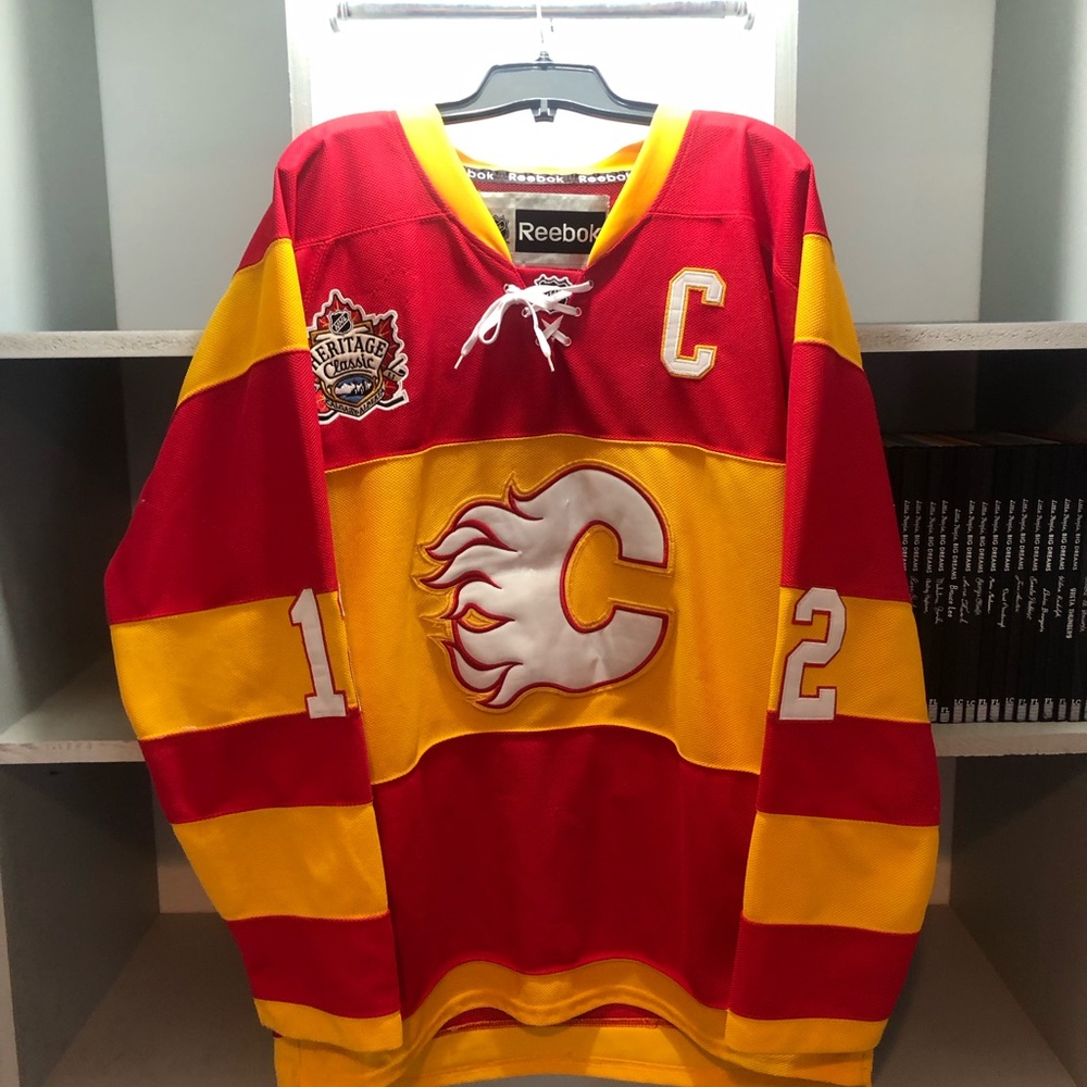 Reebok Calgary Flames Red and Yellow Hockey Captain Jersey. Number 12 Iginla.